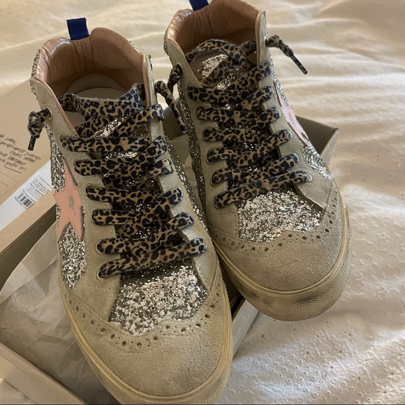 Like NEW! Golden Goose 42. Like new condition. - Picture 4 of 11